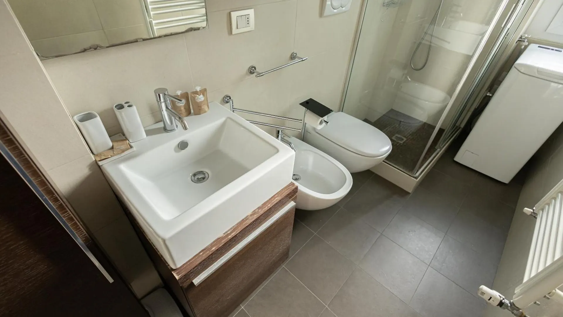 Splendido Appartamento In Loreto M1 M2 Milan