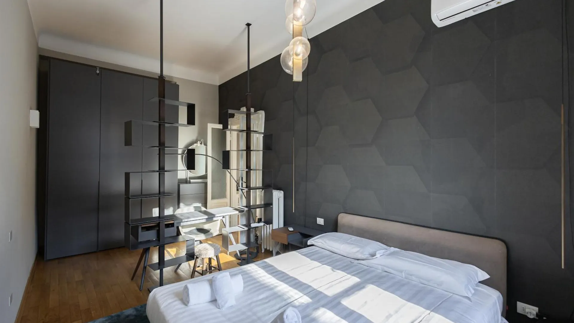 Splendido Appartamento In Loreto M1 M2 Milán Apartmán