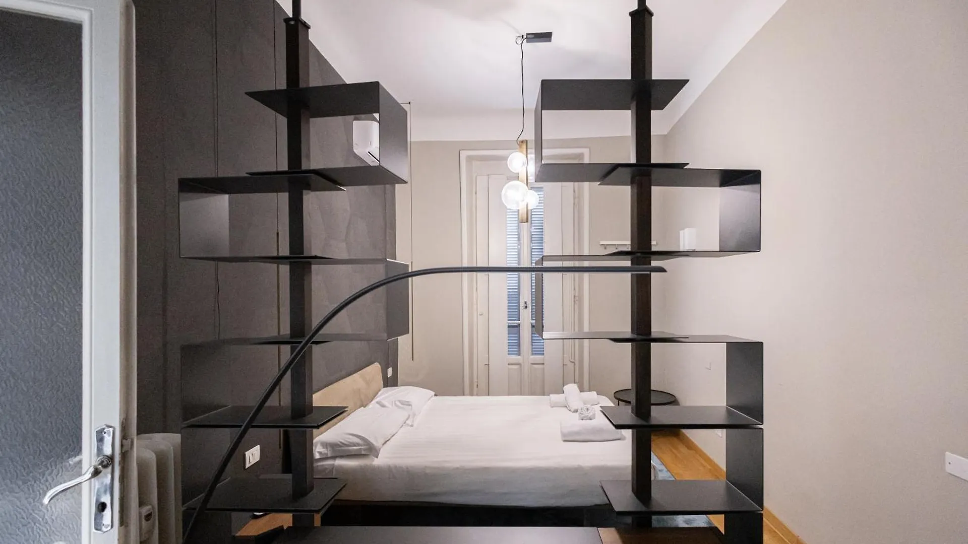 Splendido Appartamento In Loreto M1 M2 Milán Apartmán